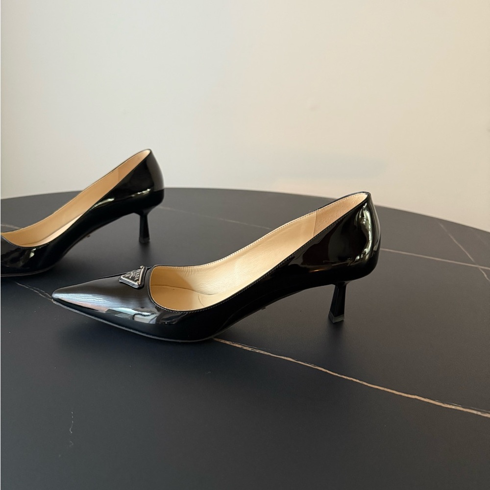 Prada Black Patent Leather Heels 38.5 - image 4
